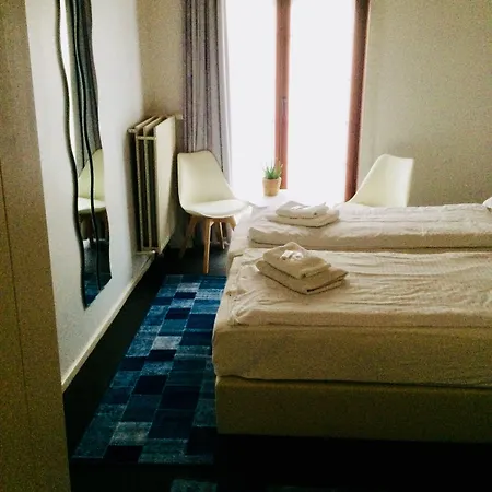 Jose Hotel 2*